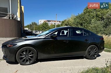 Седан Mazda 3 2018 в Львове