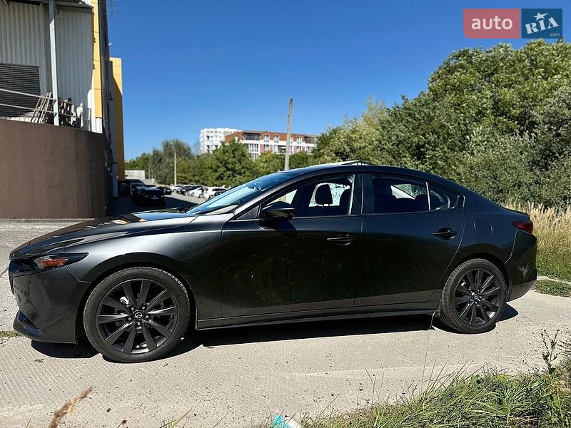 Седан Mazda 3 2018 в Львове
