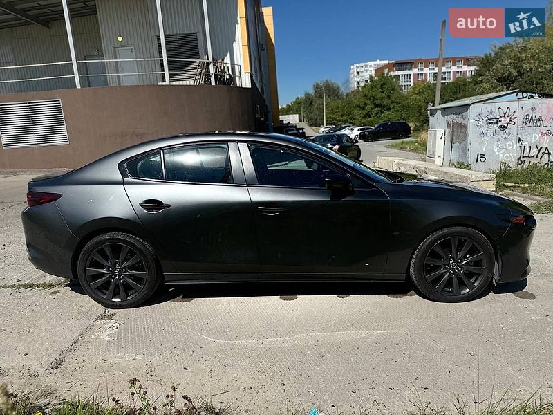 Седан Mazda 3 2018 в Львове