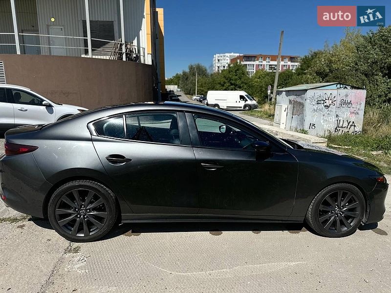 Седан Mazda 3 2018 в Львове
