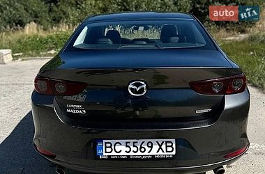 Седан Mazda 3 2018 в Львове