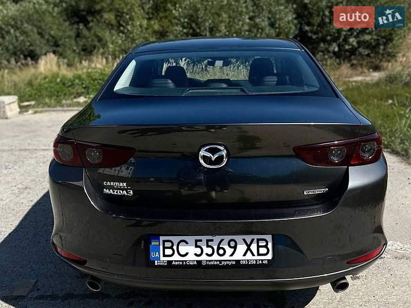 Седан Mazda 3 2018 в Львове
