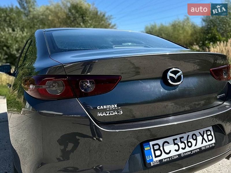 Седан Mazda 3 2018 в Львові