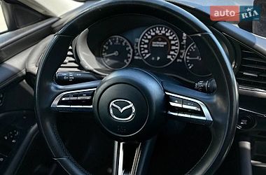 Седан Mazda 3 2018 в Львове