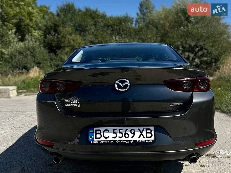 Седан Mazda 3 2018 в Львове