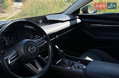 Седан Mazda 3 2018 в Львове