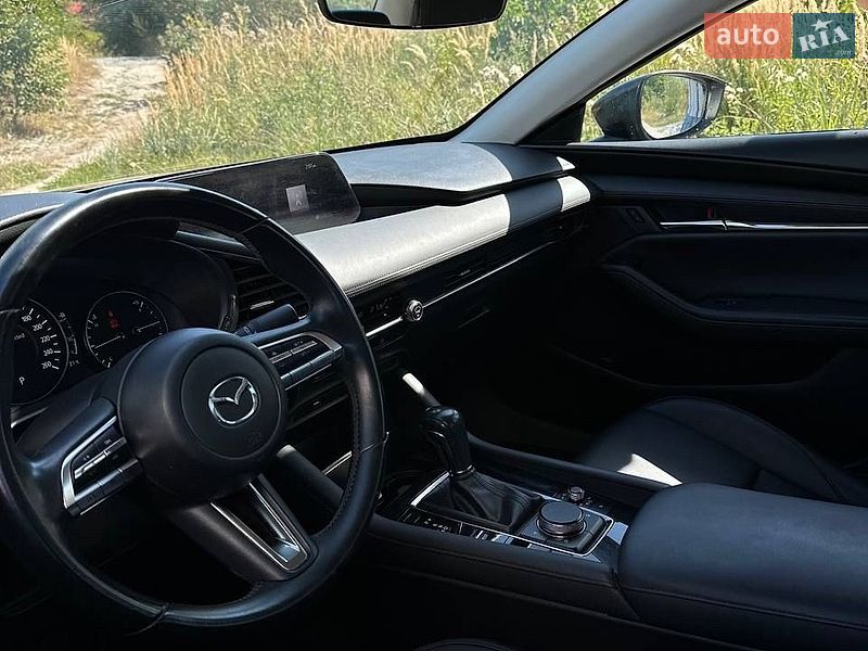 Седан Mazda 3 2018 в Львове