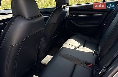 Седан Mazda 3 2018 в Львове