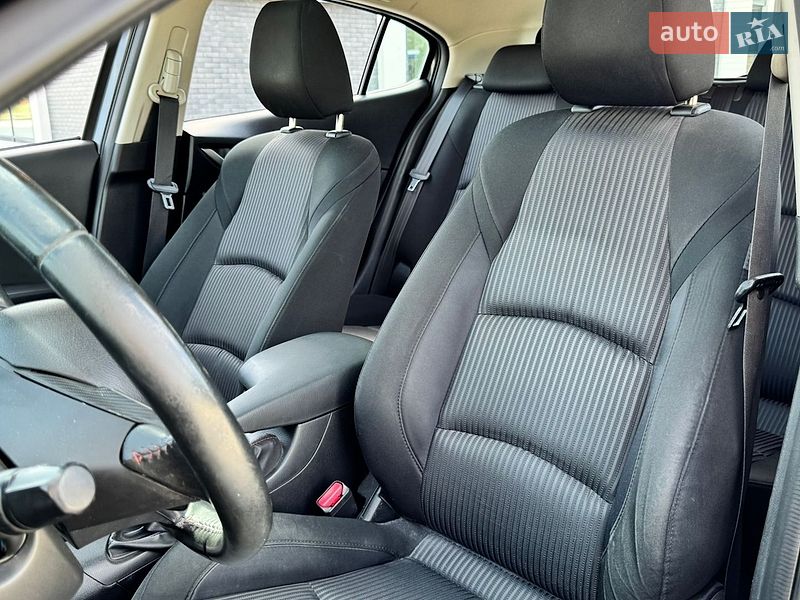 Хетчбек Mazda 3 2015 в Хусті