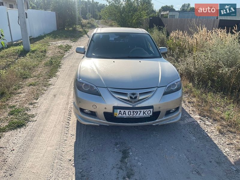 Седан Mazda 3 2006 в Киеве