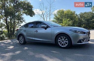 Седан Mazda 3 2015 в Днепре