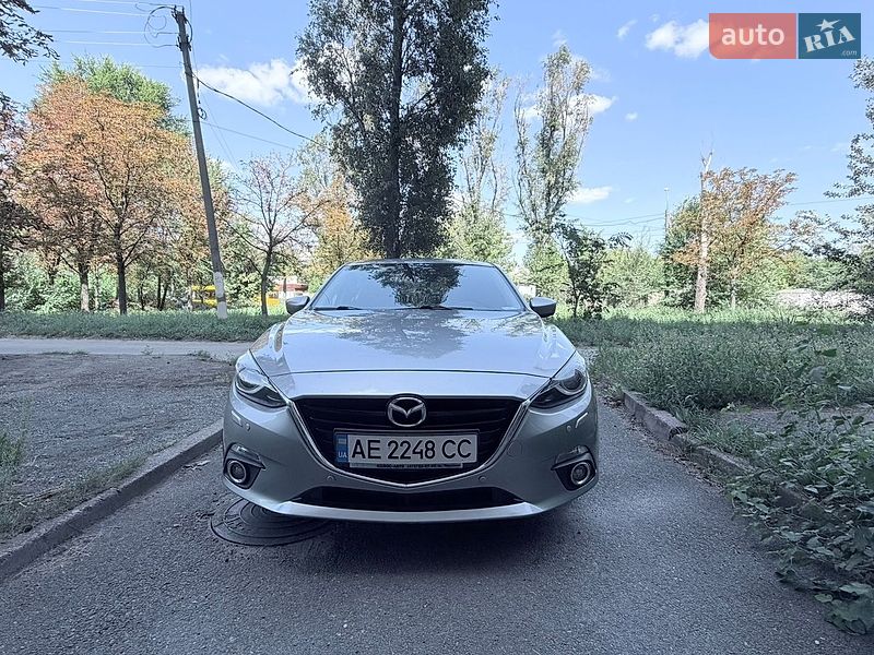 Седан Mazda 3 2015 в Днепре