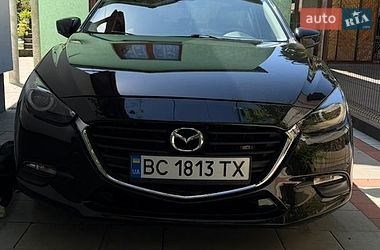 Седан Mazda 3 2018 в Винниках