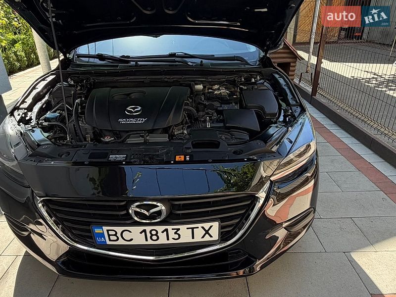 Седан Mazda 3 2018 в Винниках