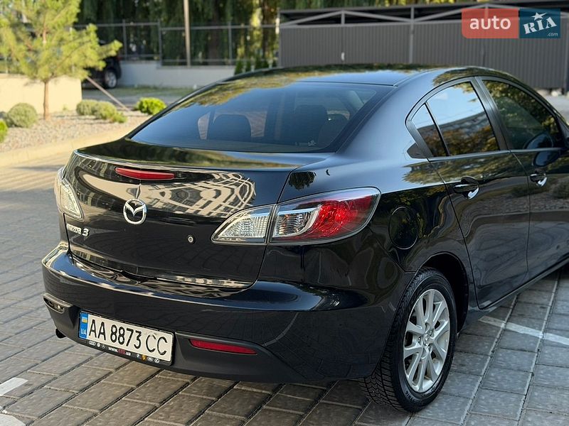 Седан Mazda 3 2013 в Рівному