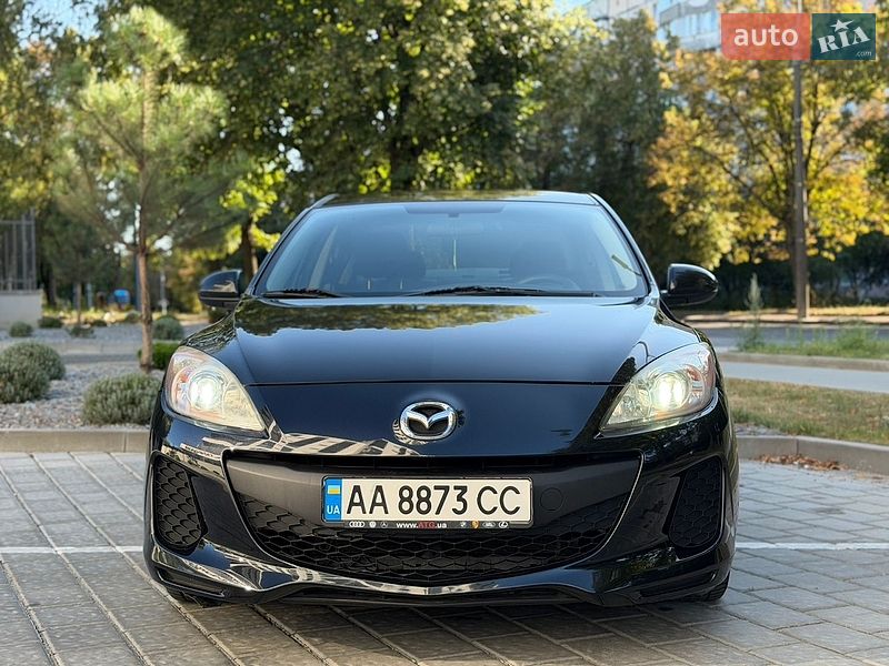 Седан Mazda 3 2013 в Рівному