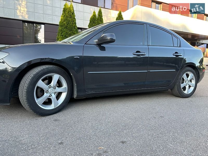 Седан Mazda 3 2006 в Днепре