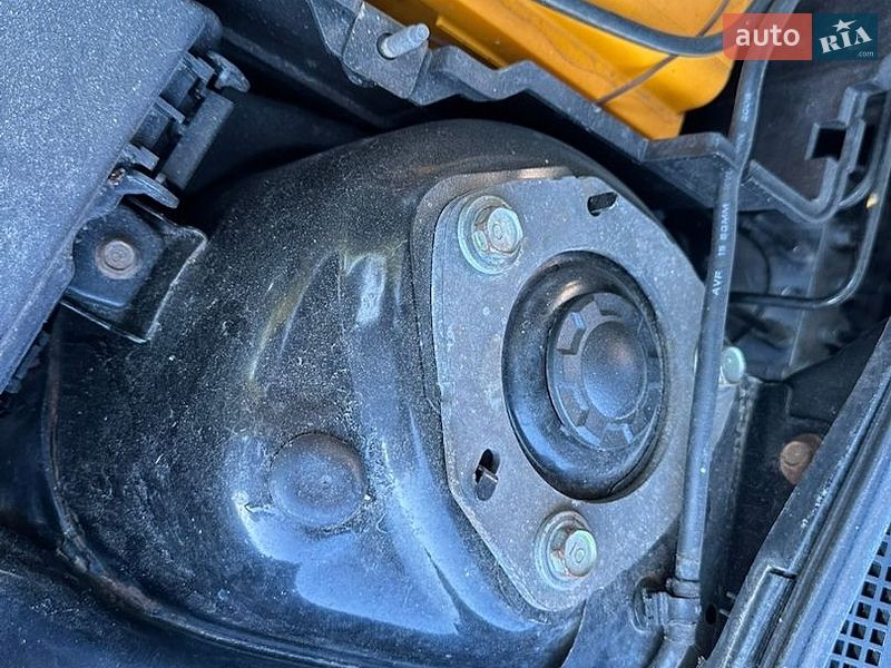 Седан Mazda 3 2006 в Днепре