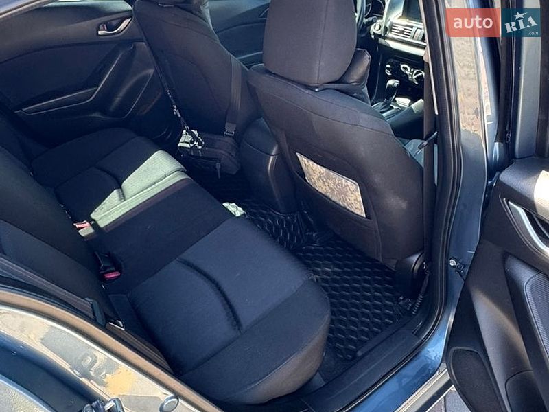 Седан Mazda 3 2014 в Луцке