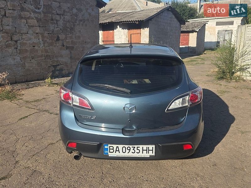 Хэтчбек Mazda 3 2010 в Желтых Водах