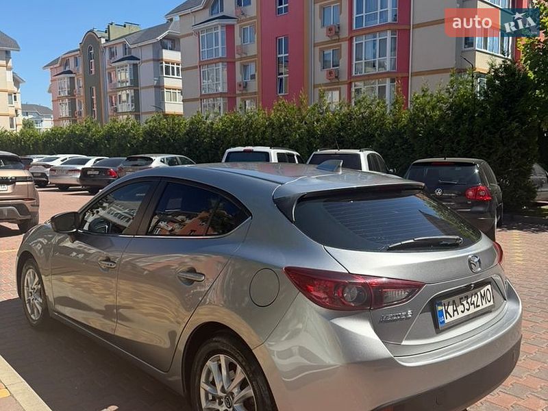 Хэтчбек Mazda 3 2015 в Киеве