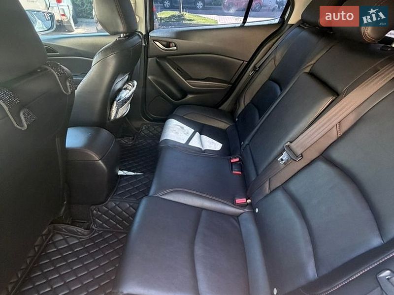 Хэтчбек Mazda 3 2015 в Киеве