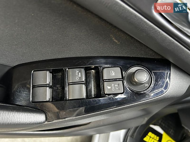 Седан Mazda 3 2016 в Чернівцях