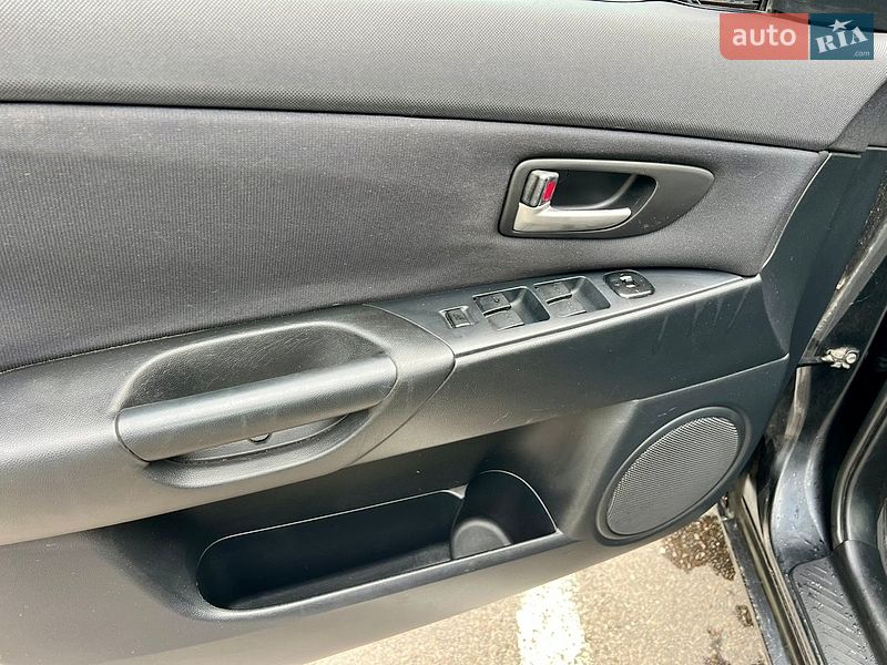 Хэтчбек Mazda 3 2004 в Львове