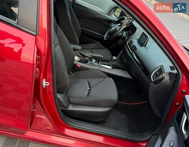 Седан Mazda 3 2015 в Хмельницком