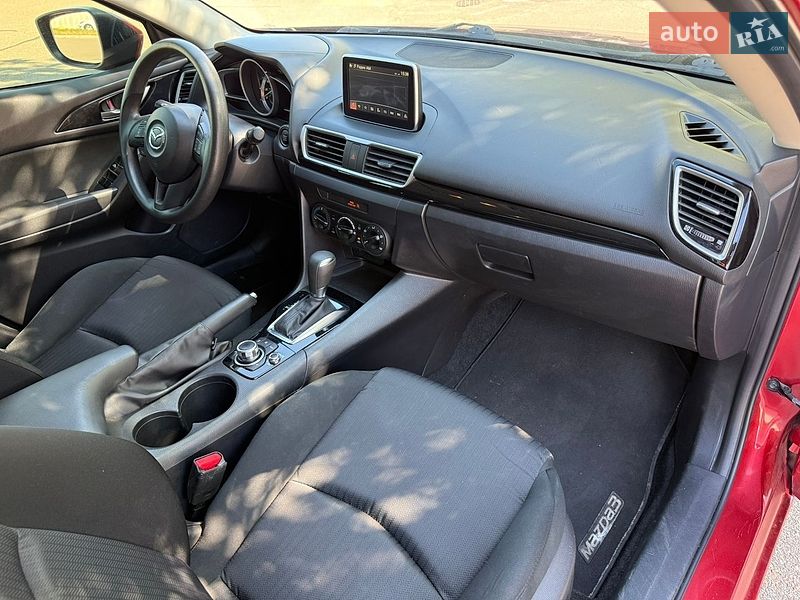 Хэтчбек Mazda 3 2016 в Киеве