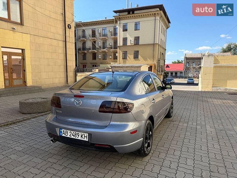 Седан Mazda 3 2004 в Запорожье