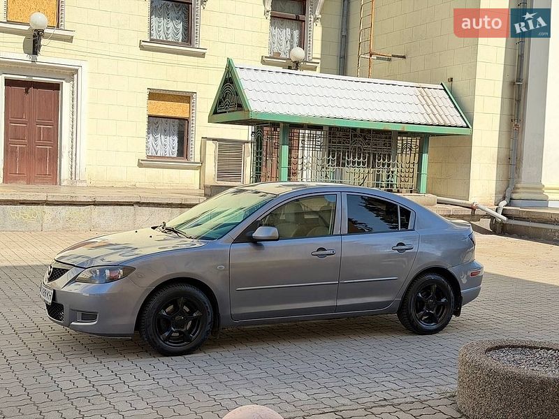 Седан Mazda 3 2004 в Запорожье