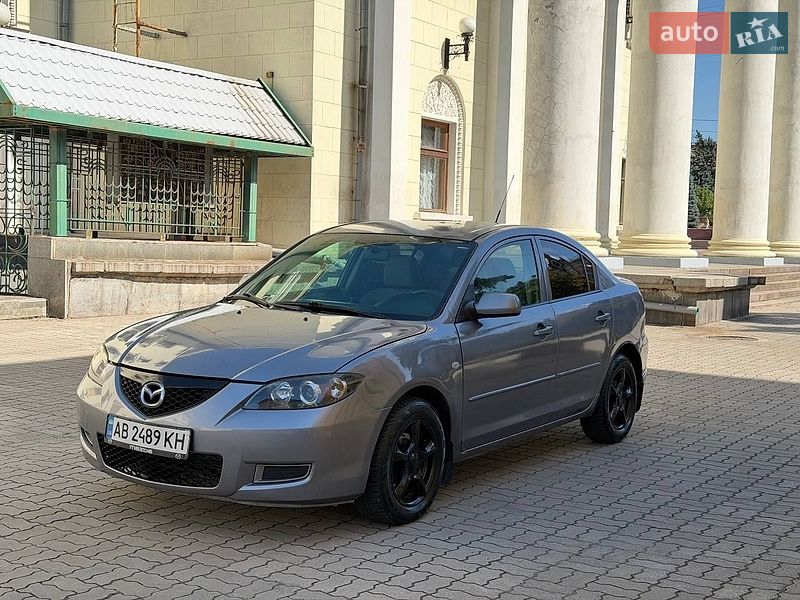 Седан Mazda 3 2004 в Запорожье