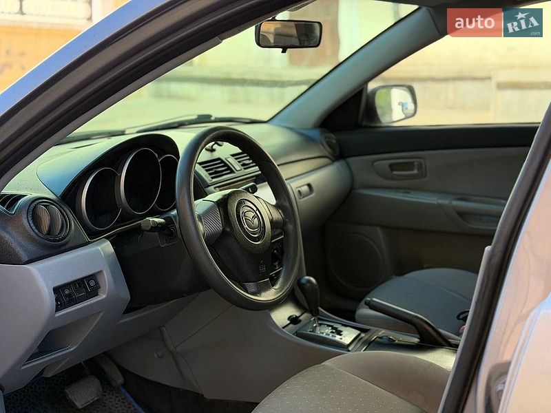 Седан Mazda 3 2004 в Запорожье