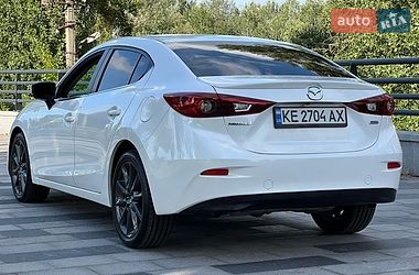Седан Mazda 3 2018 в Днепре