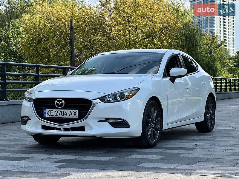 Седан Mazda 3 2018 в Днепре