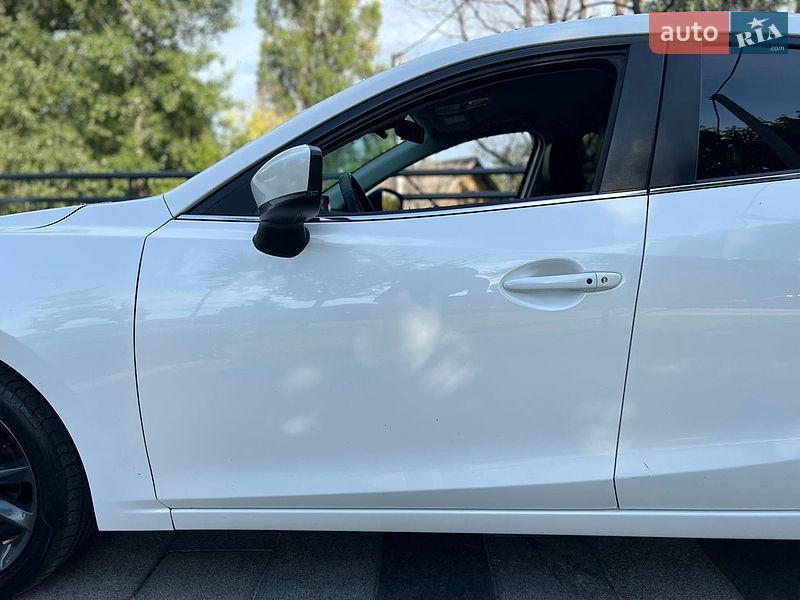Седан Mazda 3 2018 в Днепре