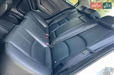 Седан Mazda 3 2018 в Днепре