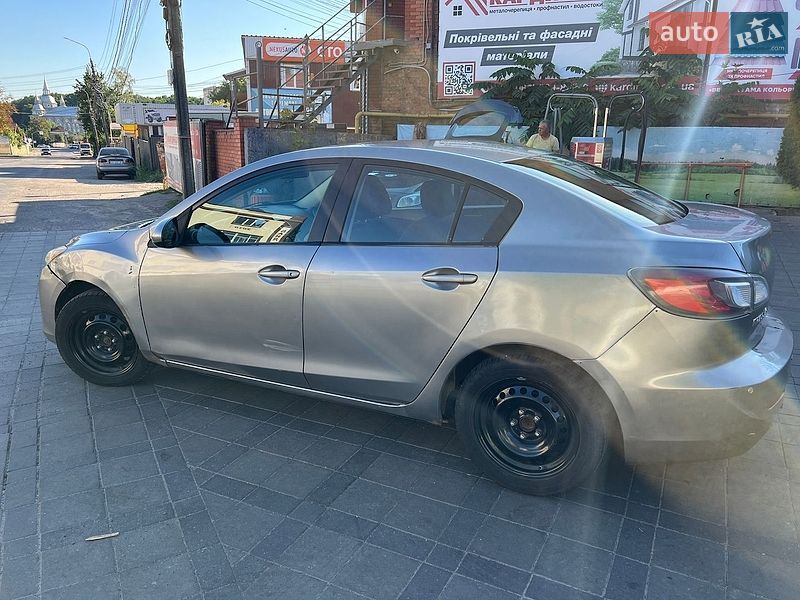 Седан Mazda 3 2011 в Кривом Роге