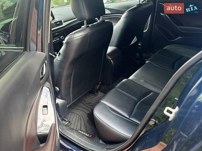 Хэтчбек Mazda 3 2018 в Черновцах