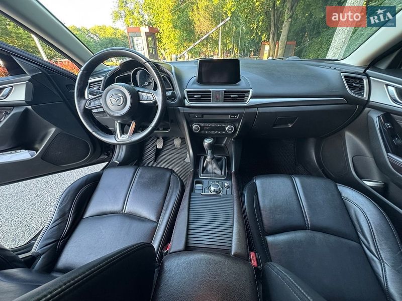 Хетчбек Mazda 3 2017 в Дніпрі