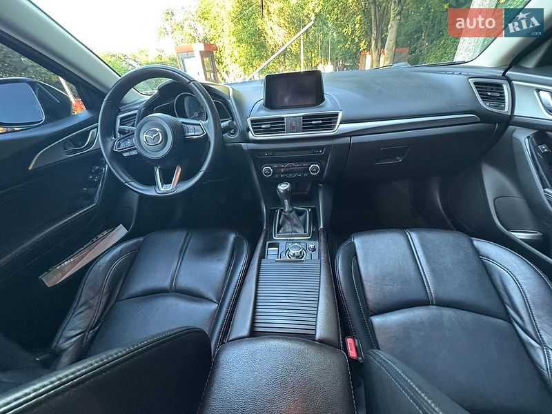 Хетчбек Mazda 3 2017 в Дніпрі
