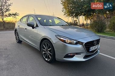 Седан Mazda 3 2018 в Киеве