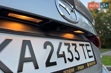 Седан Mazda 3 2018 в Киеве