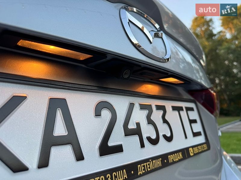Седан Mazda 3 2018 в Киеве