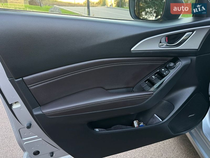 Седан Mazda 3 2018 в Киеве