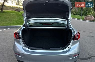 Седан Mazda 3 2018 в Киеве