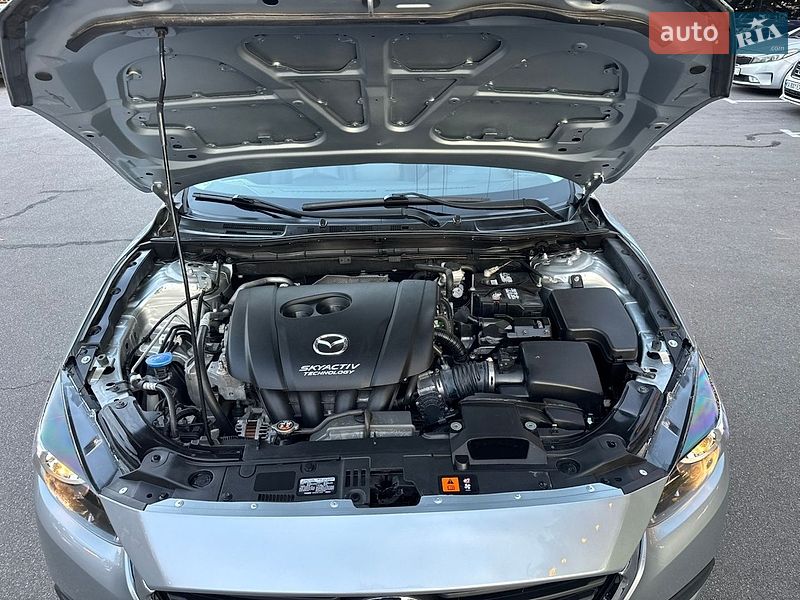 Седан Mazda 3 2018 в Киеве