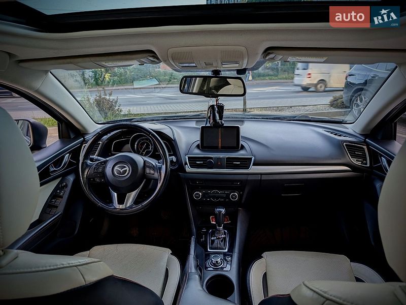 Седан Mazda 3 2014 в Ивано-Франковске