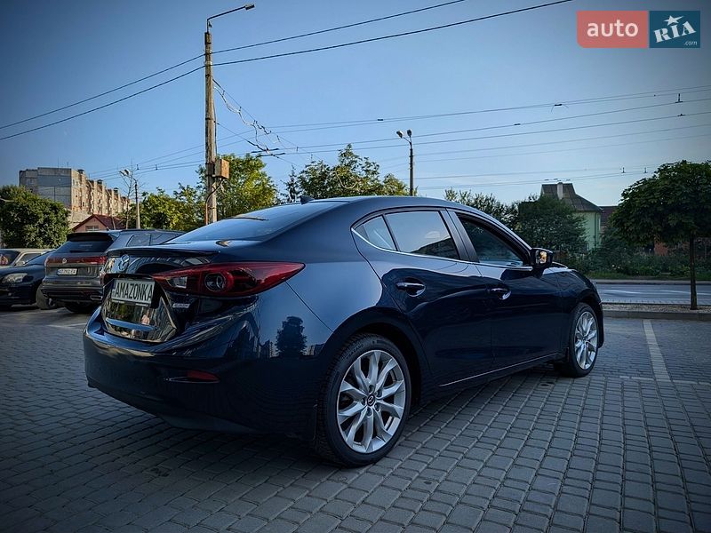 Седан Mazda 3 2014 в Івано-Франківську
